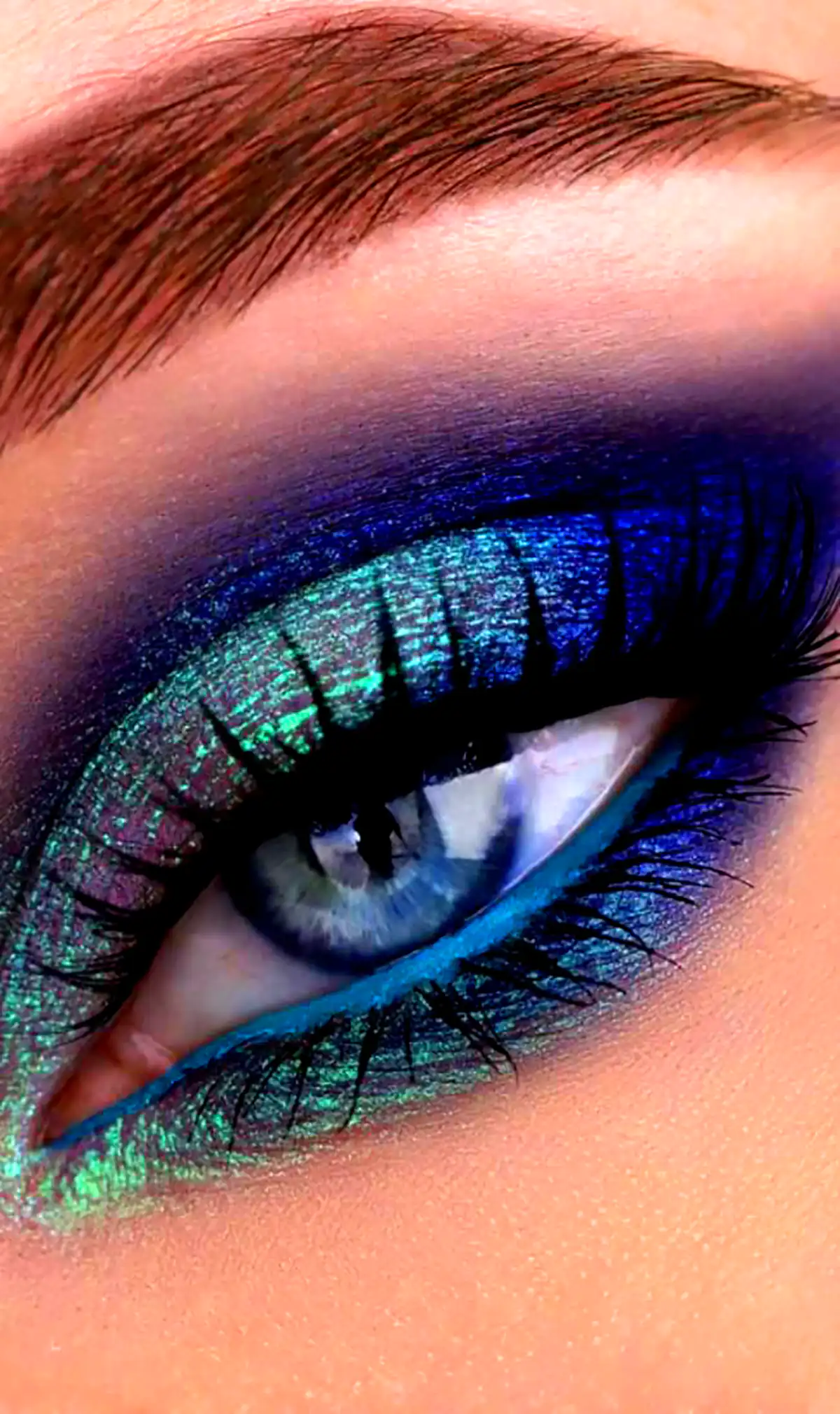 میکاپ چشم آبی