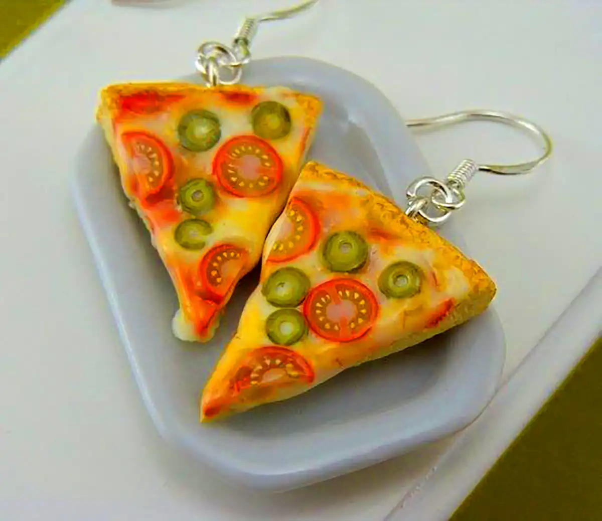 گوشواره خوشمزه رنگی