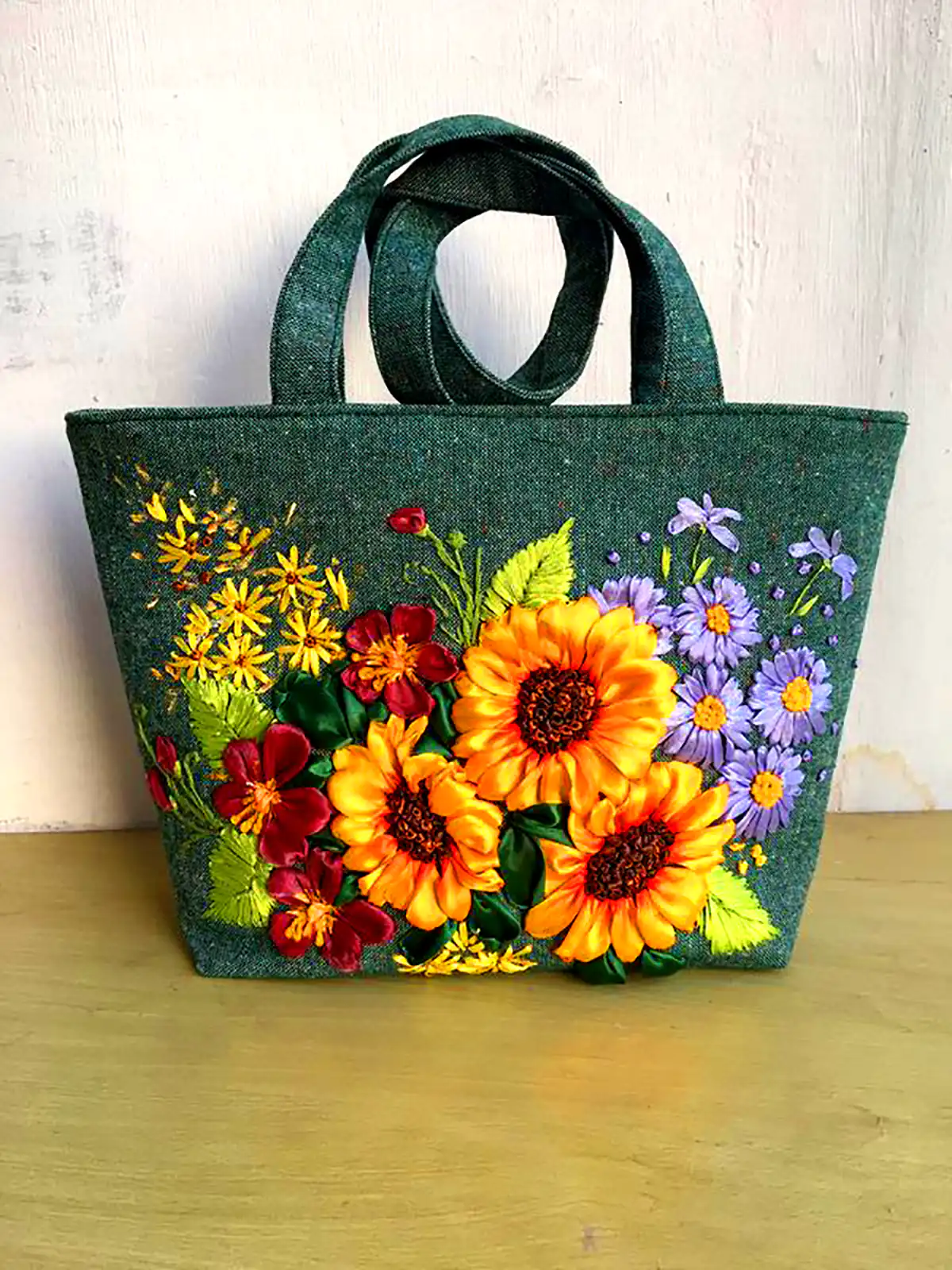 ساک دستی گلدوزی شده