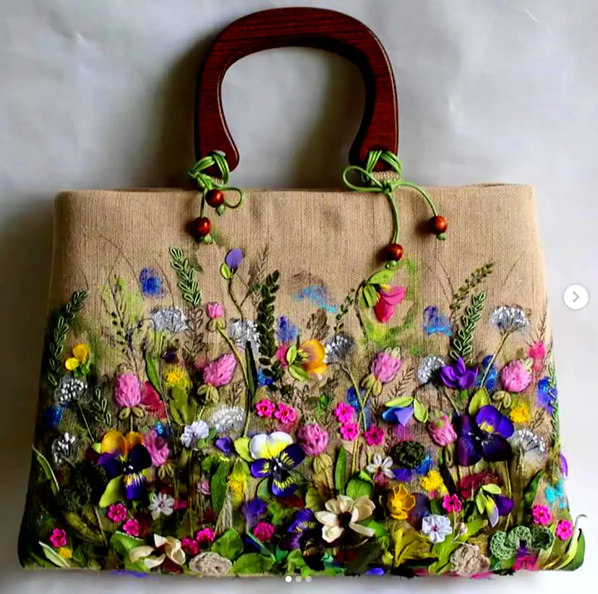 ساک دستی گلدوزی شده