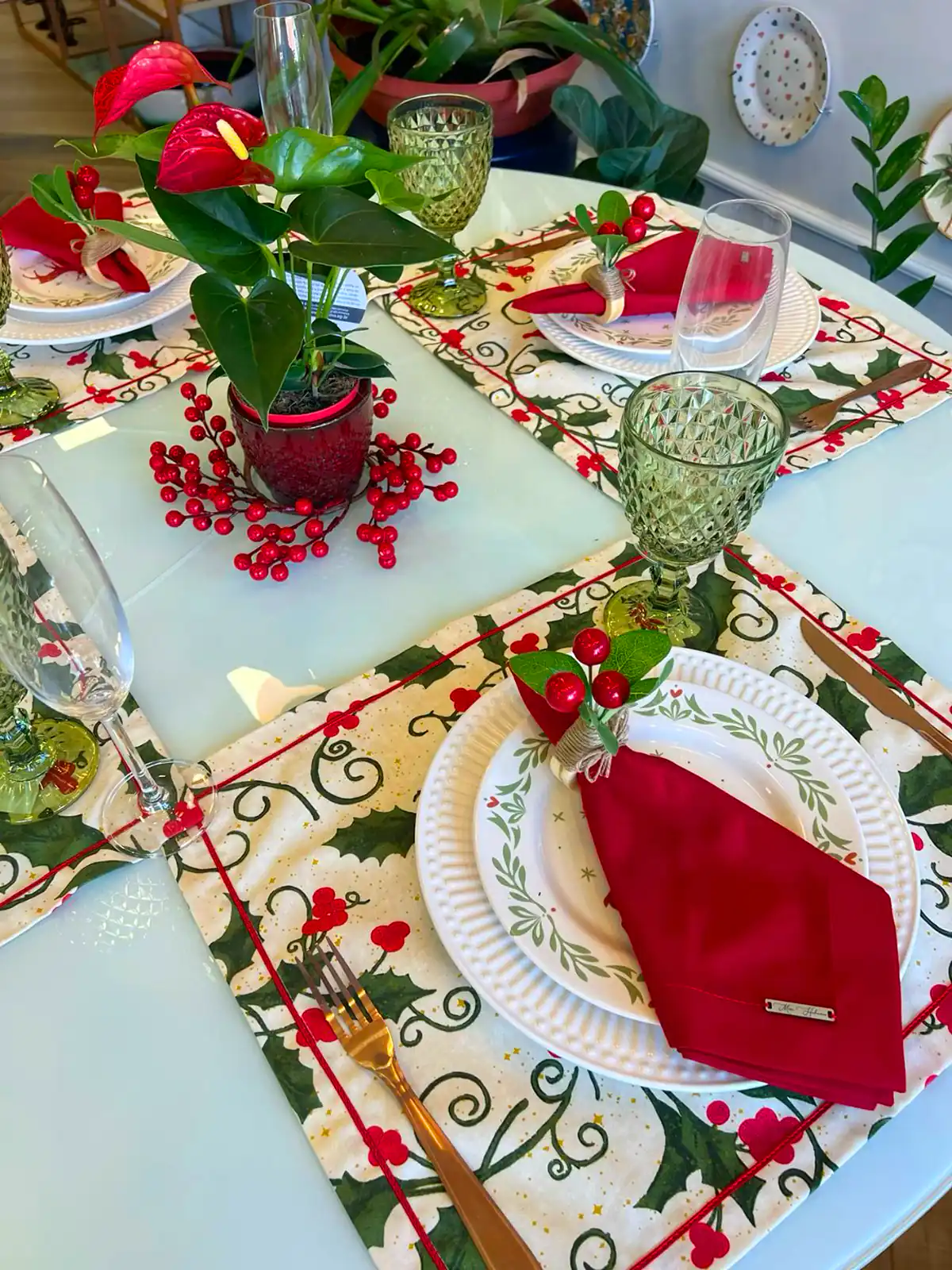 چیدمان کریسمسی میز غذا خوری