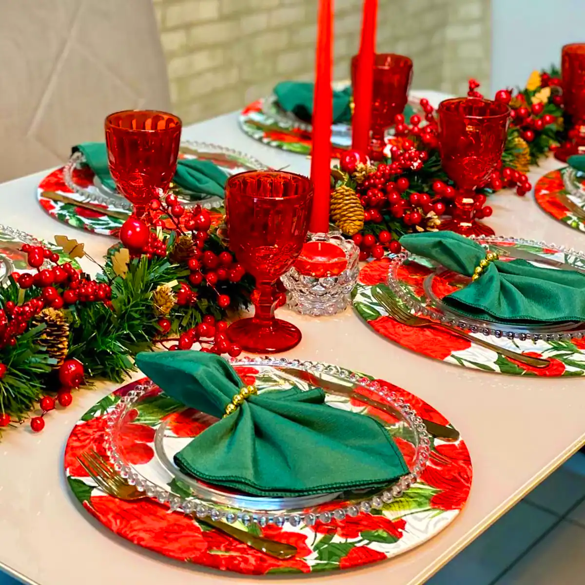 چیدمان کریسمسی میز غذا خوری