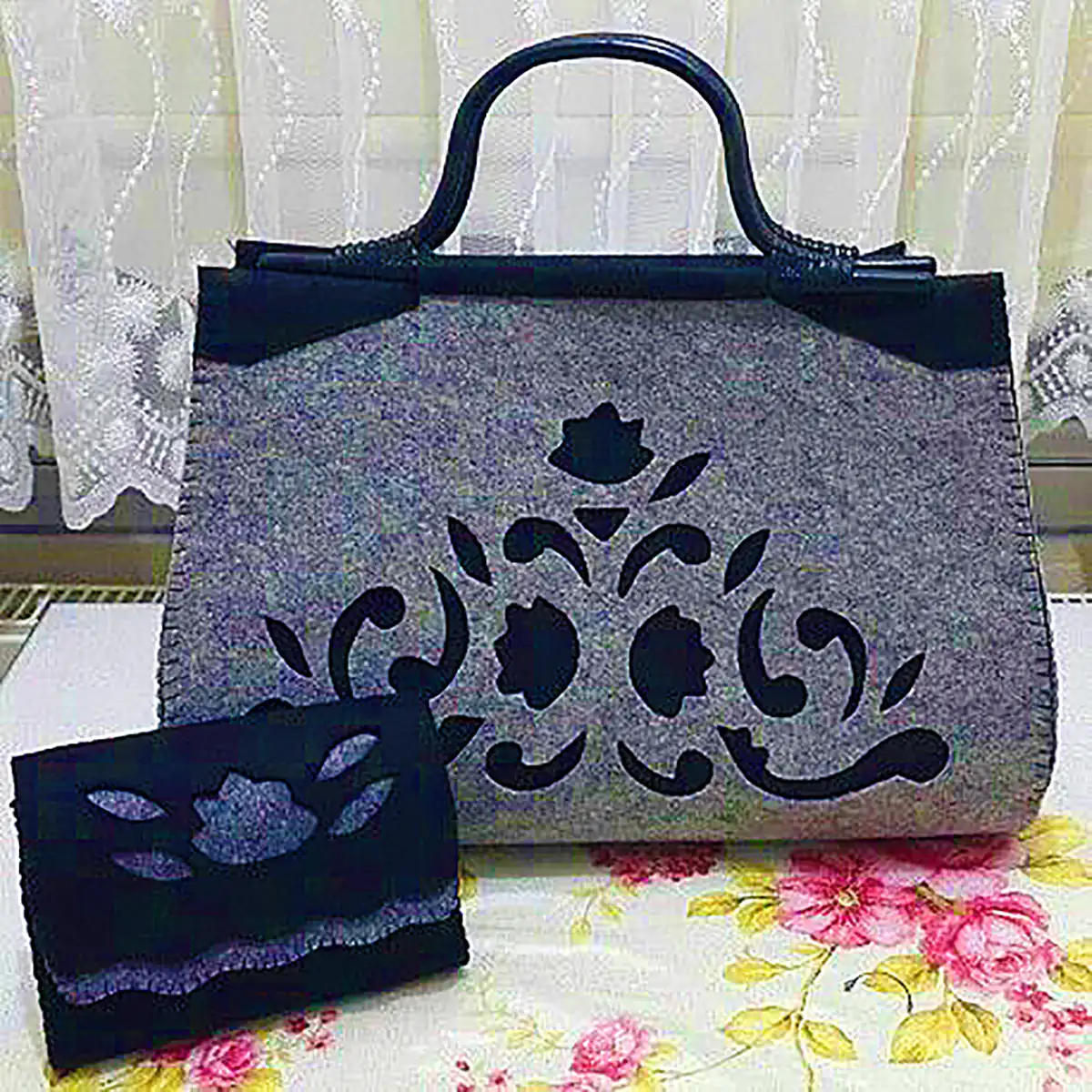 کیف بزرگ دست دوز زنانه
