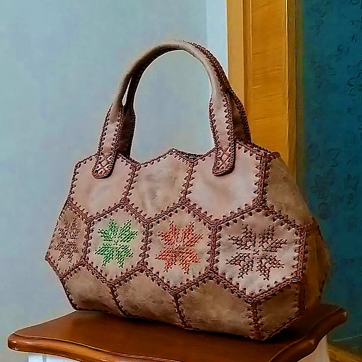 کیف بزرگ دست دوز زنانه