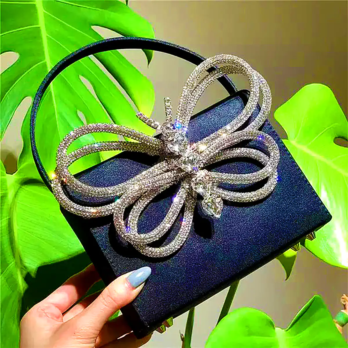 کیف شیک پروانه ای