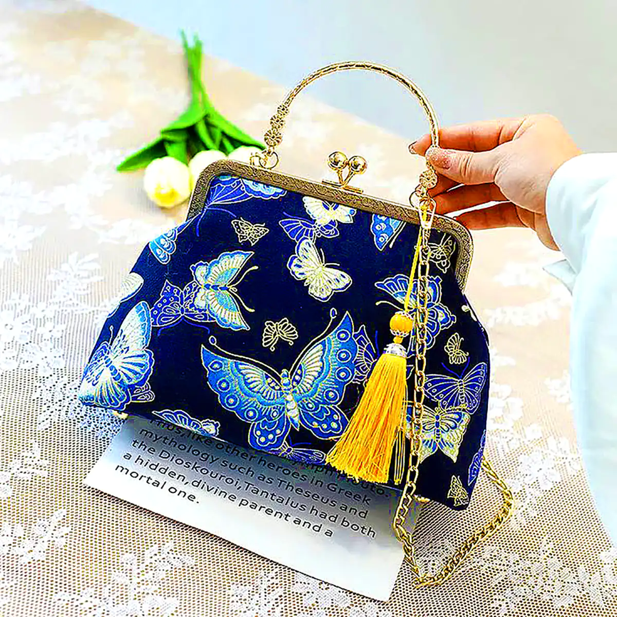 کیف شیک پروانه ای