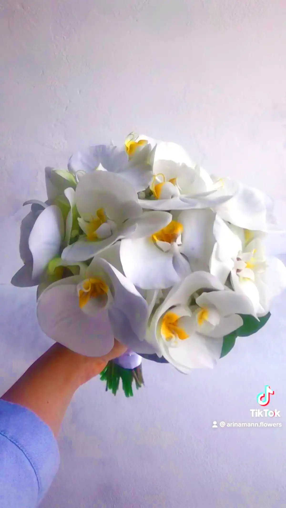 دسته گل سفید امروزی (جدیدترین مدل های ترند امسال ۱۴۰۴ - ۲۰۲۵) دسته گل سفید امروزی
