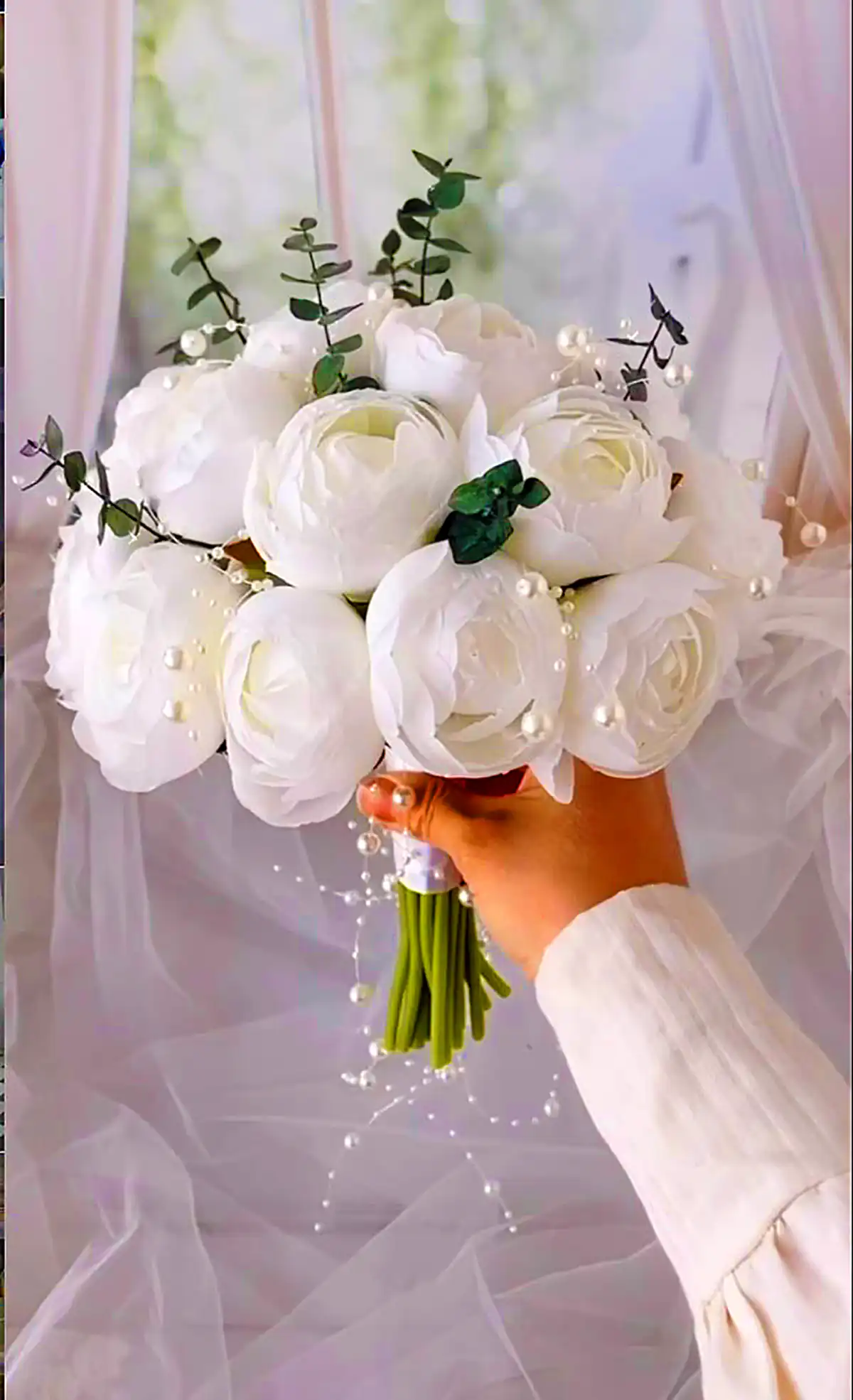 دسته گل سفید امروزی (جدیدترین مدل های ترند امسال ۱۴۰۴ - ۲۰۲۵) دسته گل سفید امروزی