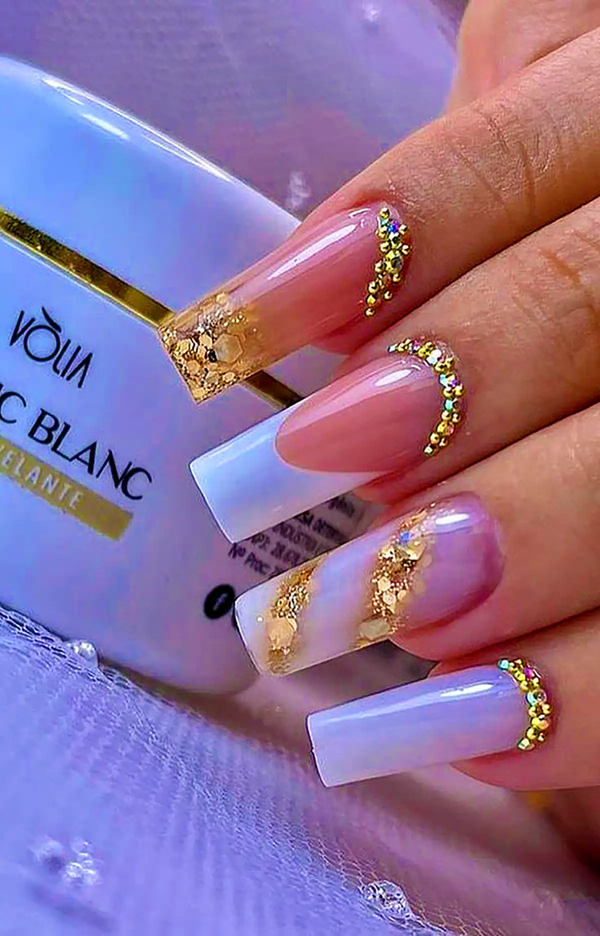 طراحی ناخن لاکچری طلایی