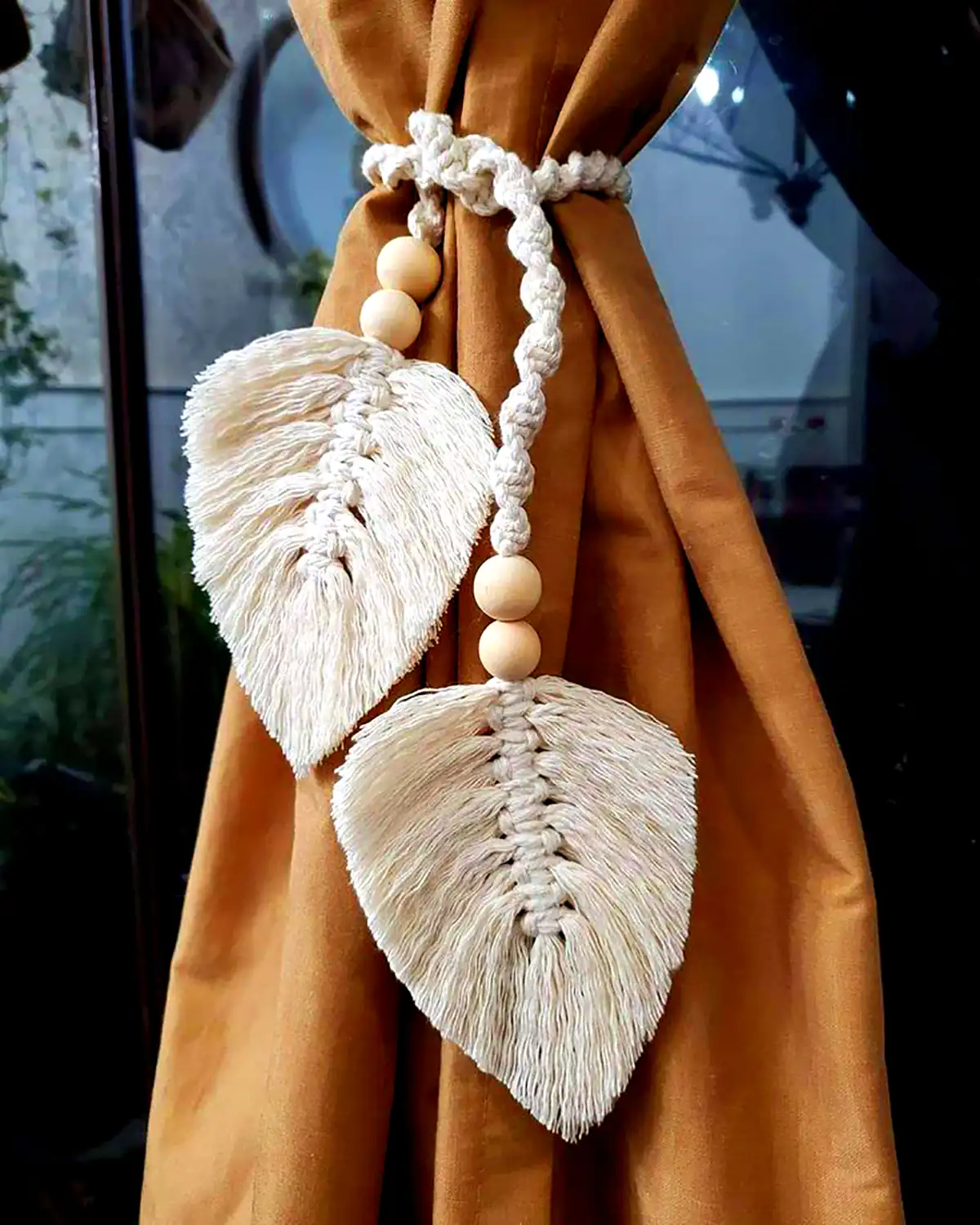 آویز پرده مکرومه