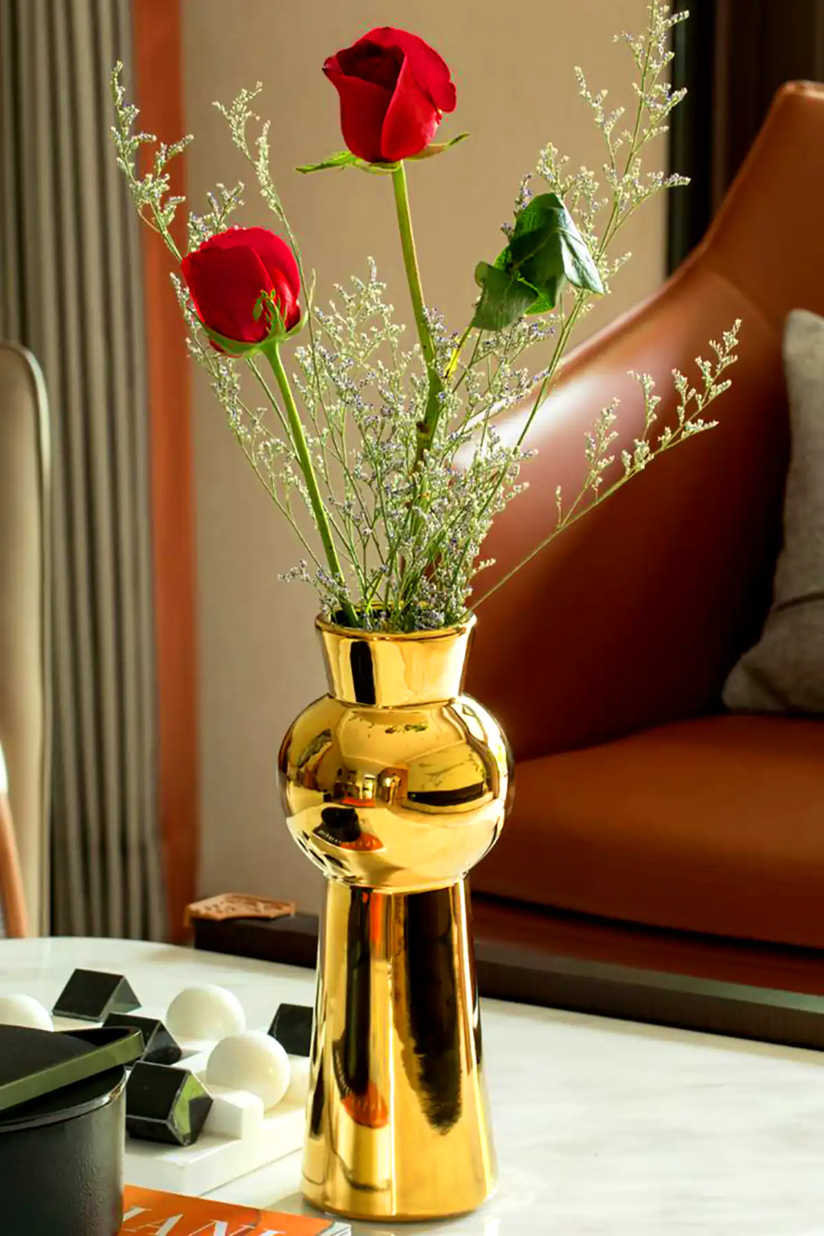 گلدون گرد طلایی