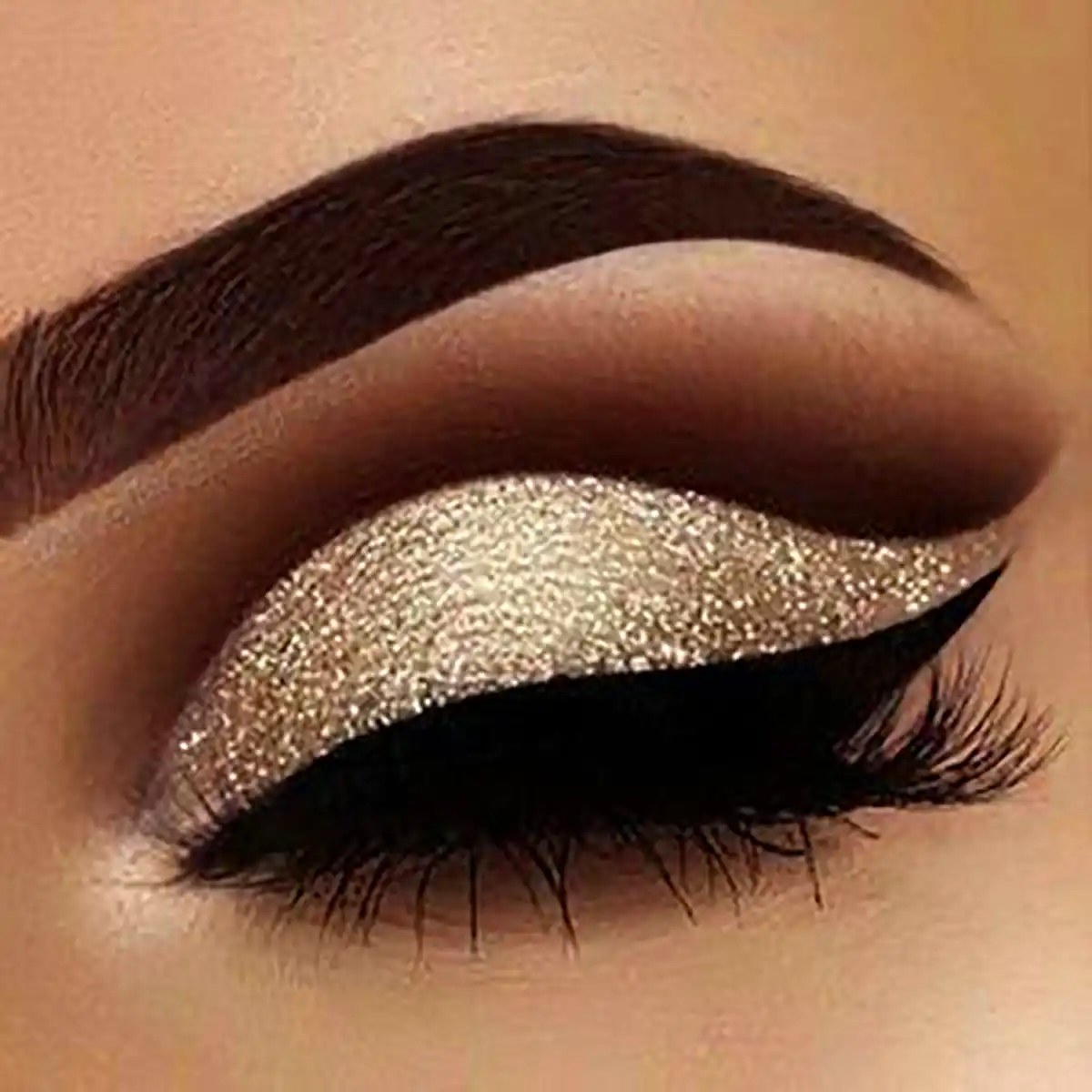 میکاپ چشم طلایی شاینی