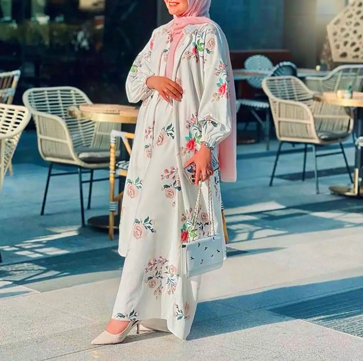 لباس زنانه با طرح گلگلی