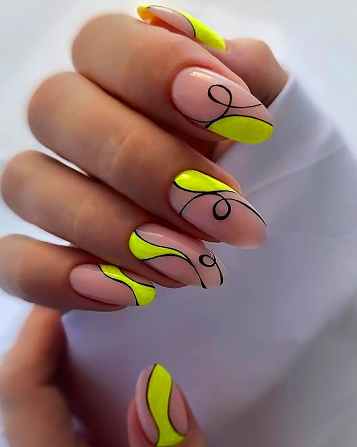 ناخن ژله‌ای بلند شیک
