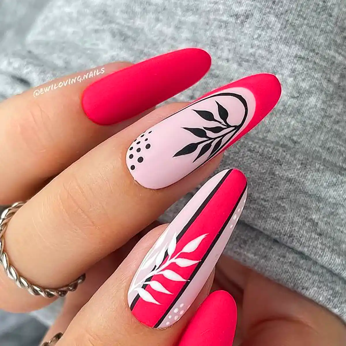 ناخن ژله‌ای بلند شیک