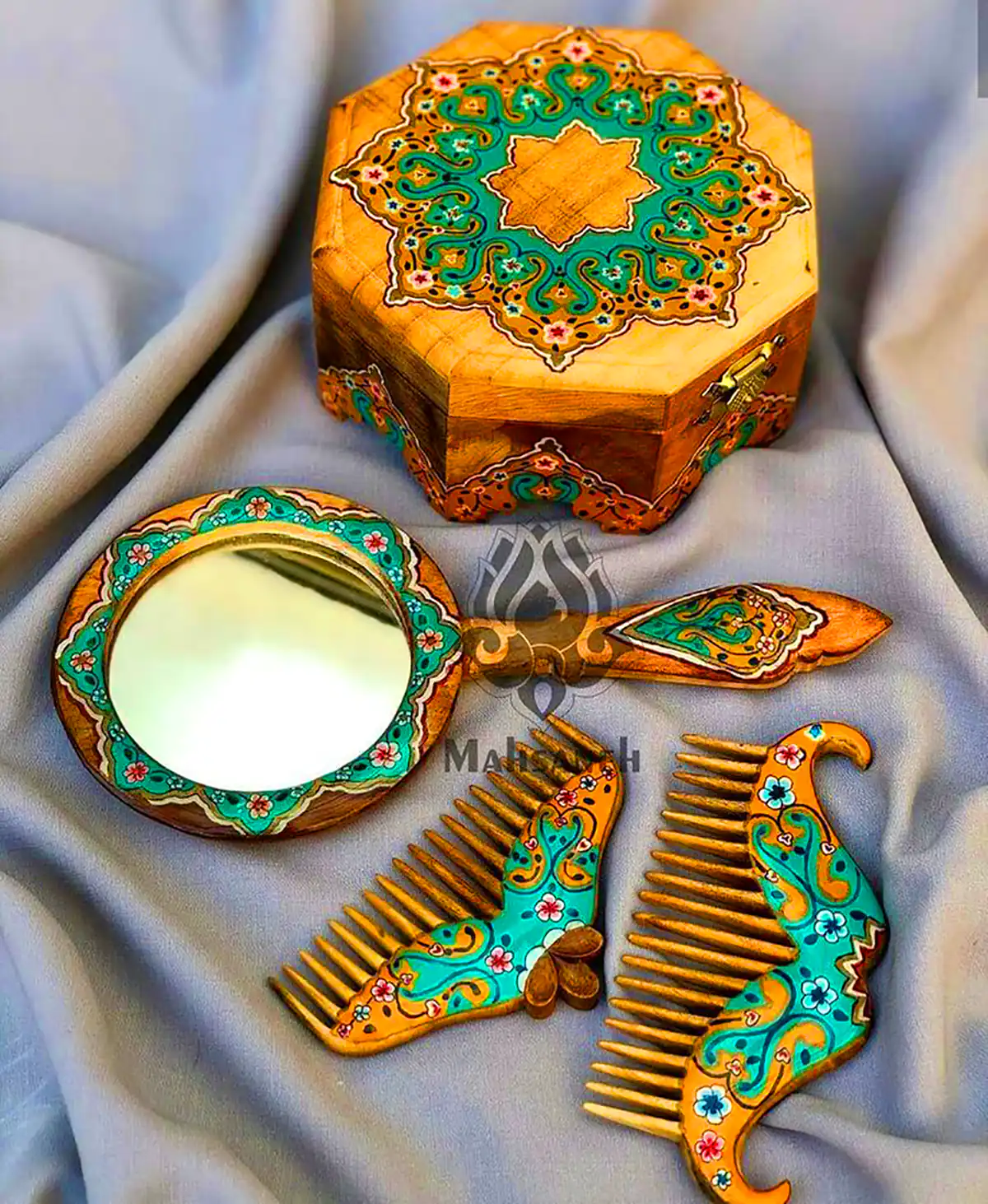 برس و آینه کار شده دستی