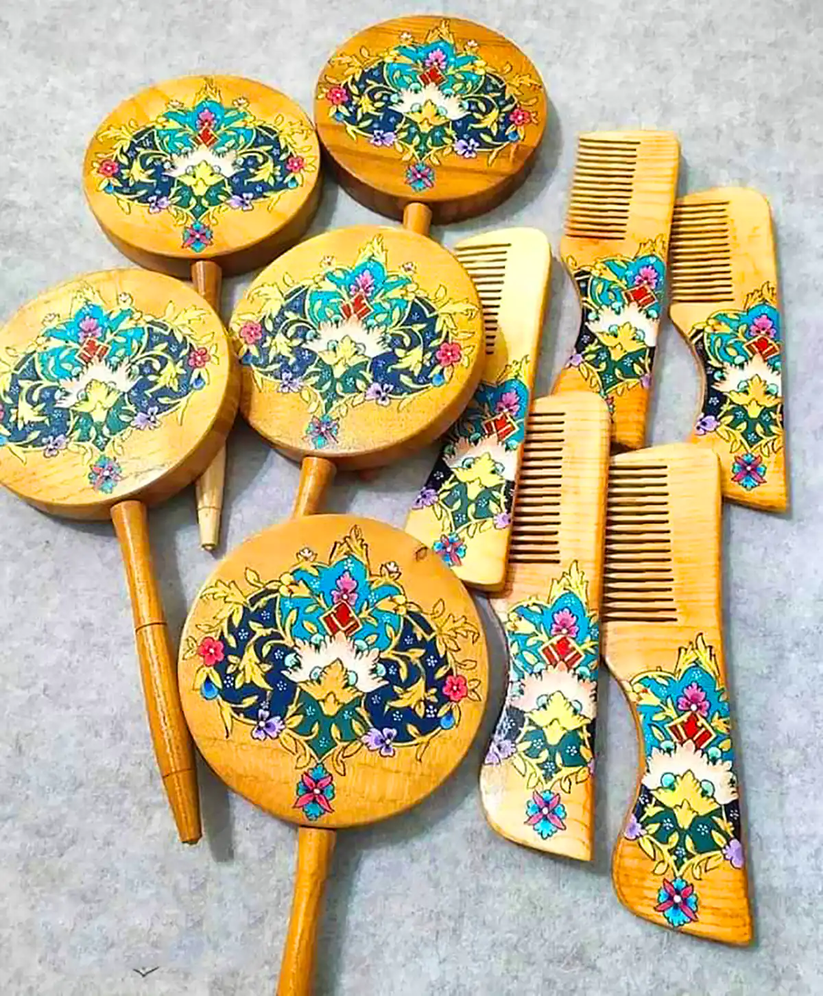 برس و آینه کار شده دستی