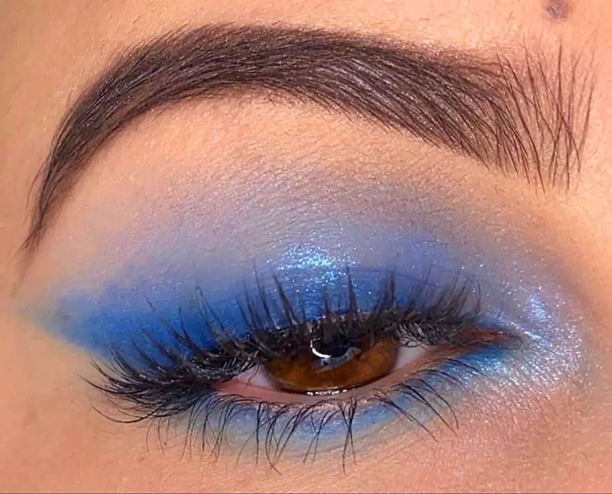 سایه چشم شیک آبی