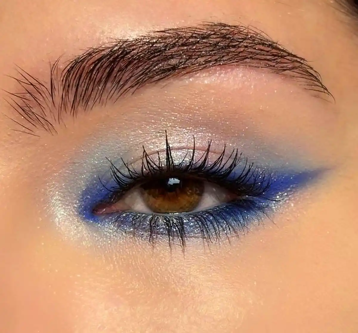 سایه چشم شیک آبی