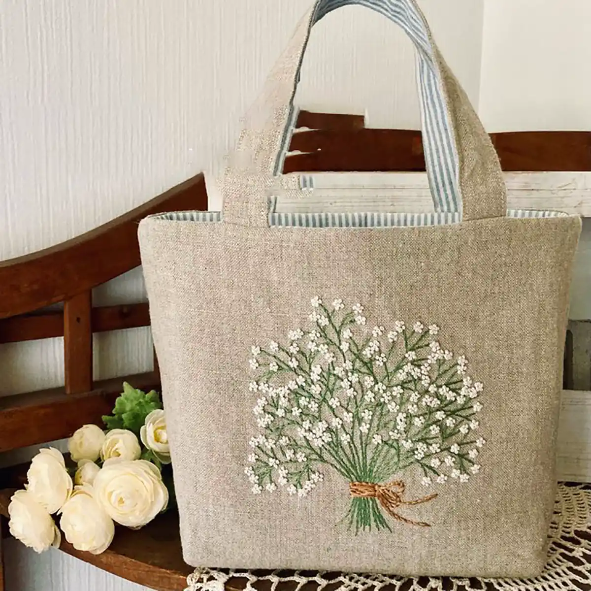 کیف دسته دار کنفی گلدوزی شده
