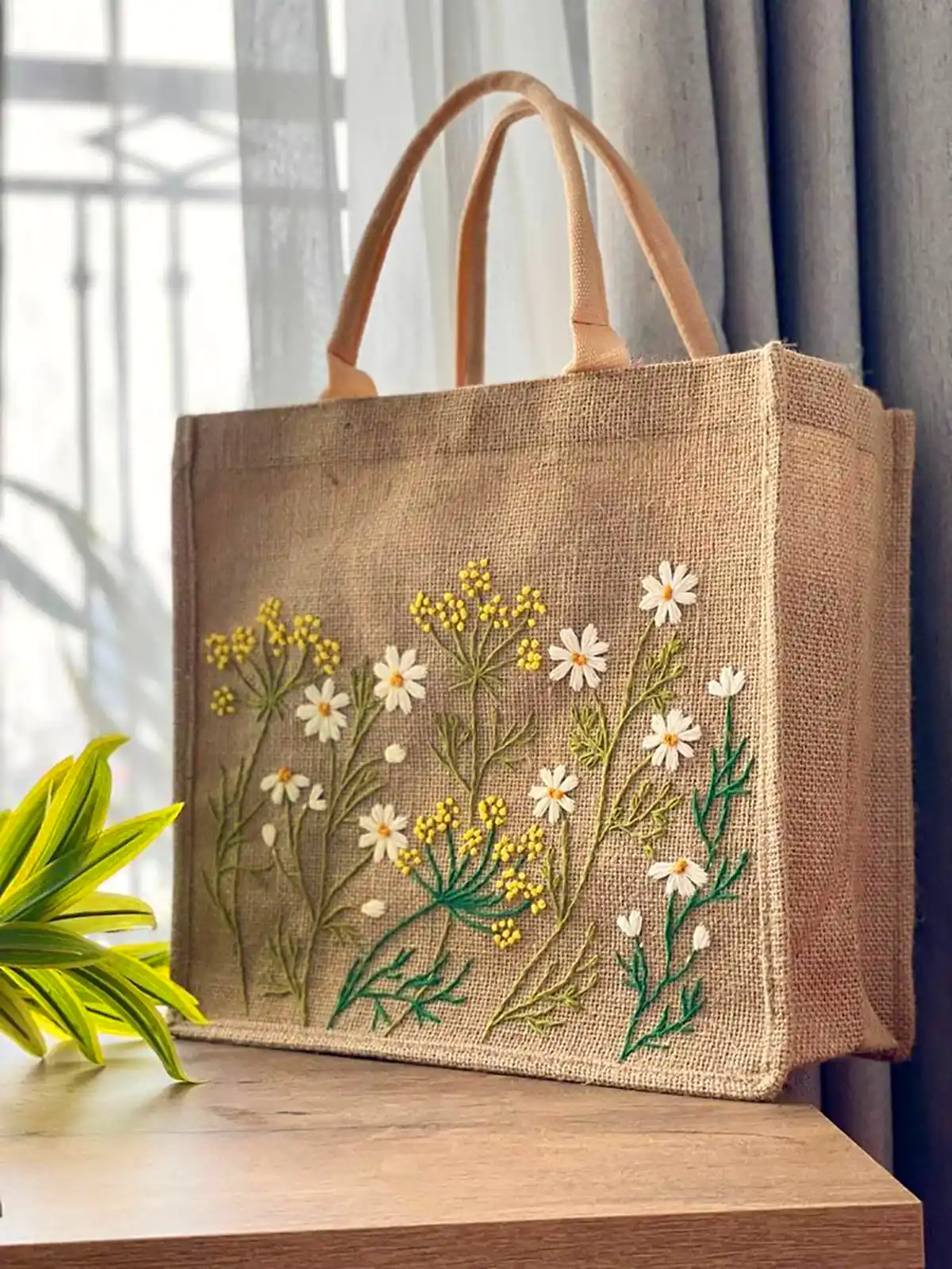 کیف دسته دار کنفی گلدوزی شده