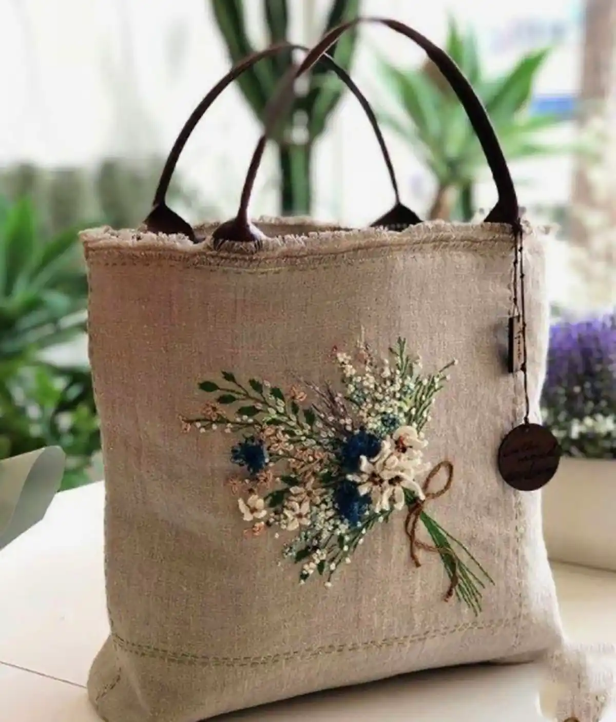 کیف دسته دار کنفی گلدوزی شده