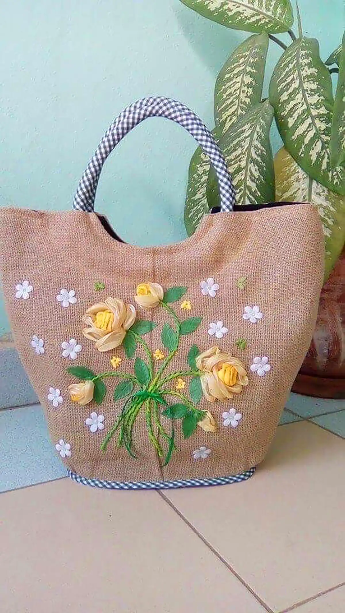 کیف دسته دار کنفی گلدوزی شده