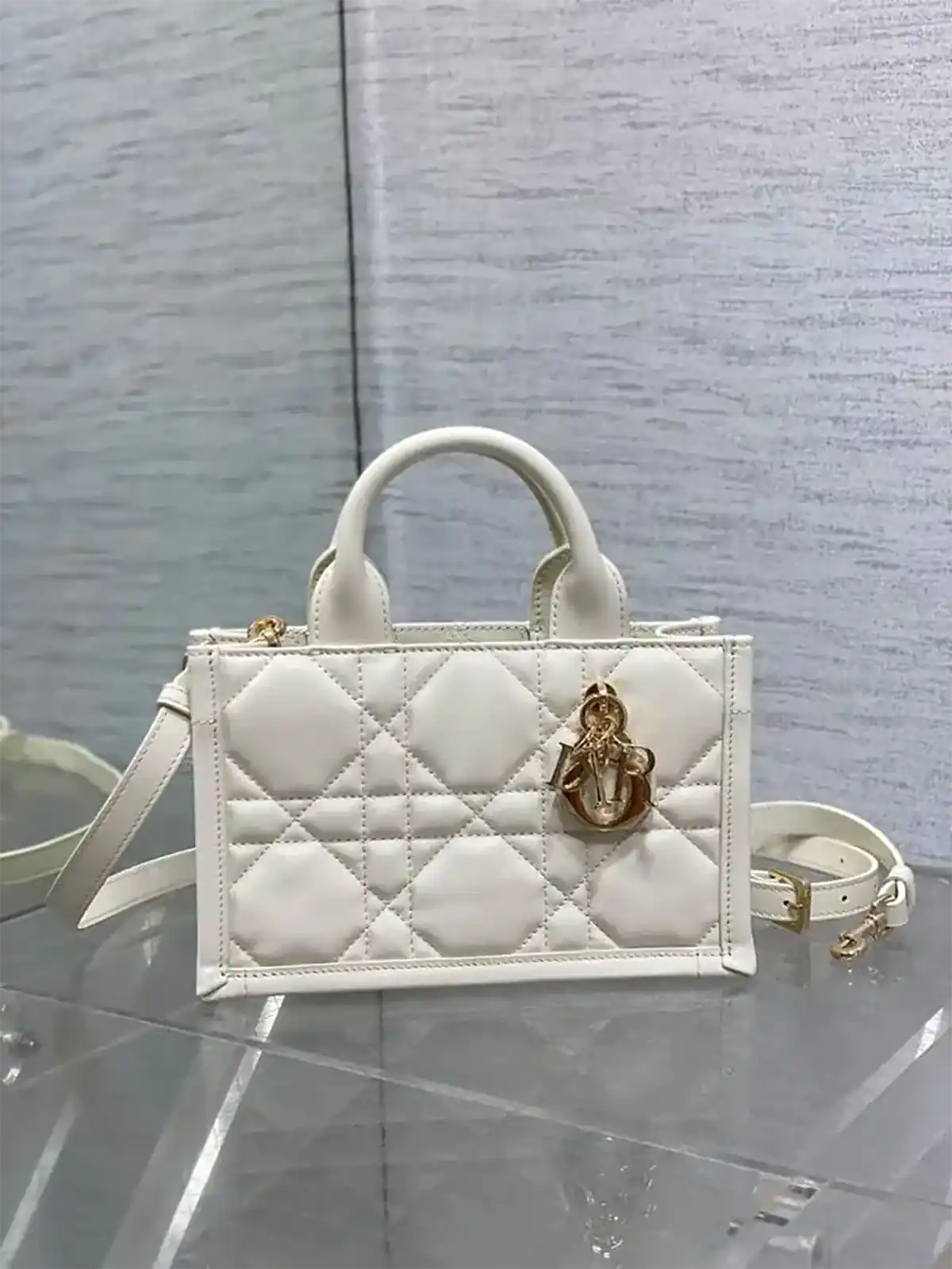 کیف دستی سفید باکلاس زنانه