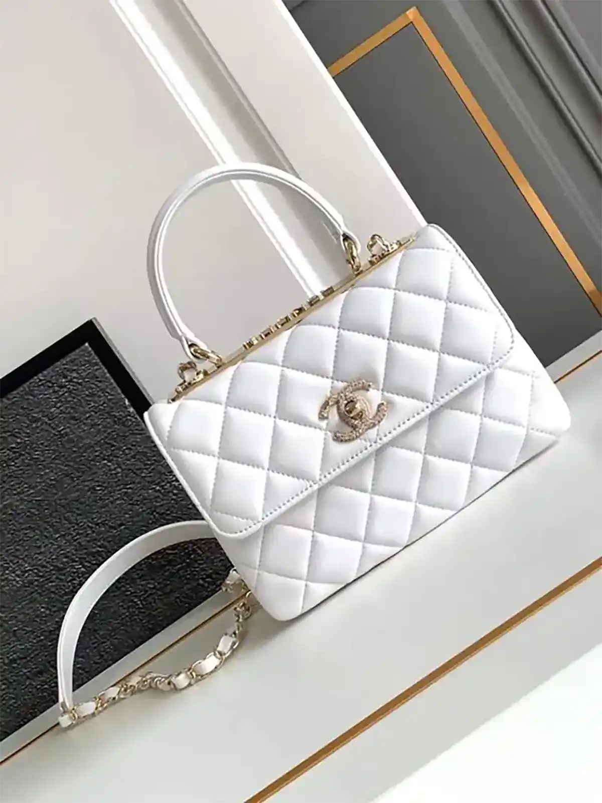کیف دستی سفید باکلاس زنانه