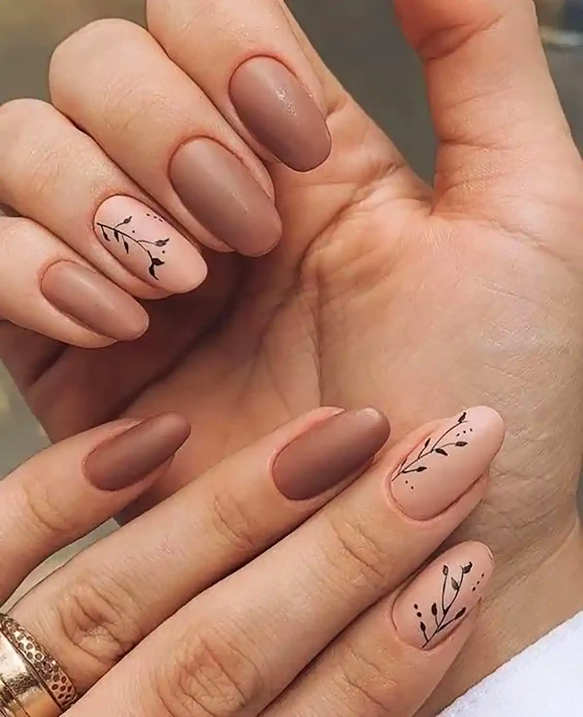 طراحی ناخن پاییزی با هوش مصنوعی