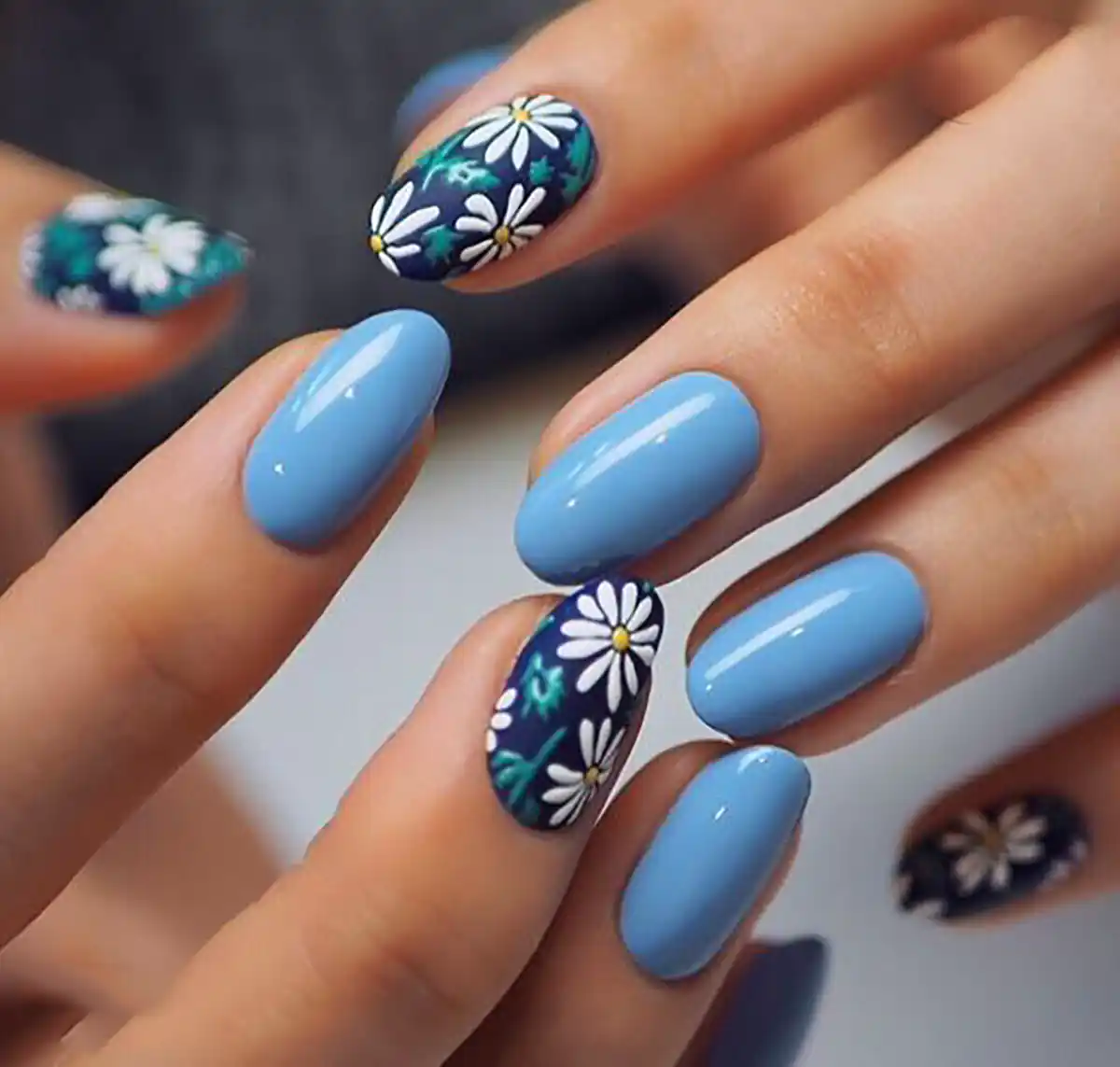 ژلیش ناخن گل دخترانه