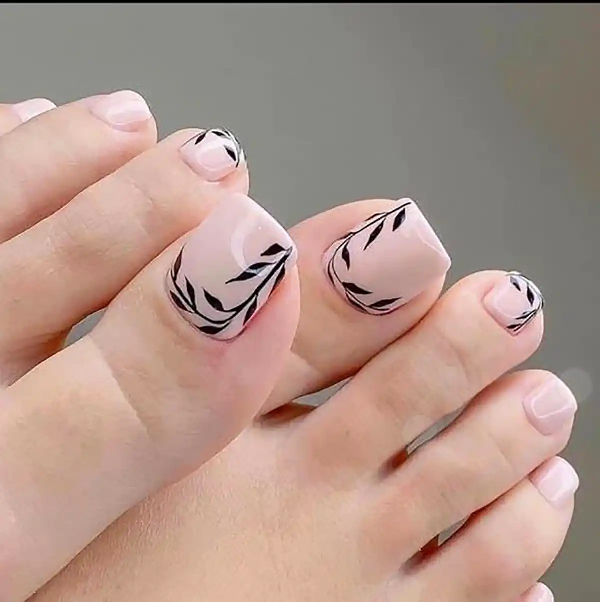ژلیش ناخن خاص پا