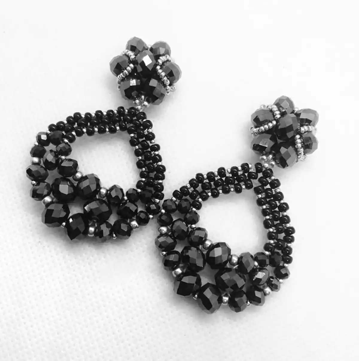 گوشواره مدرن مشکی