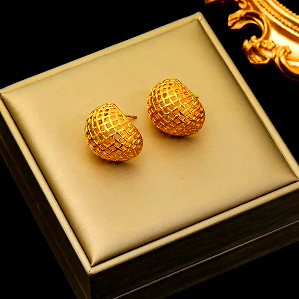 گوشواره مدرن و شیک طلا
