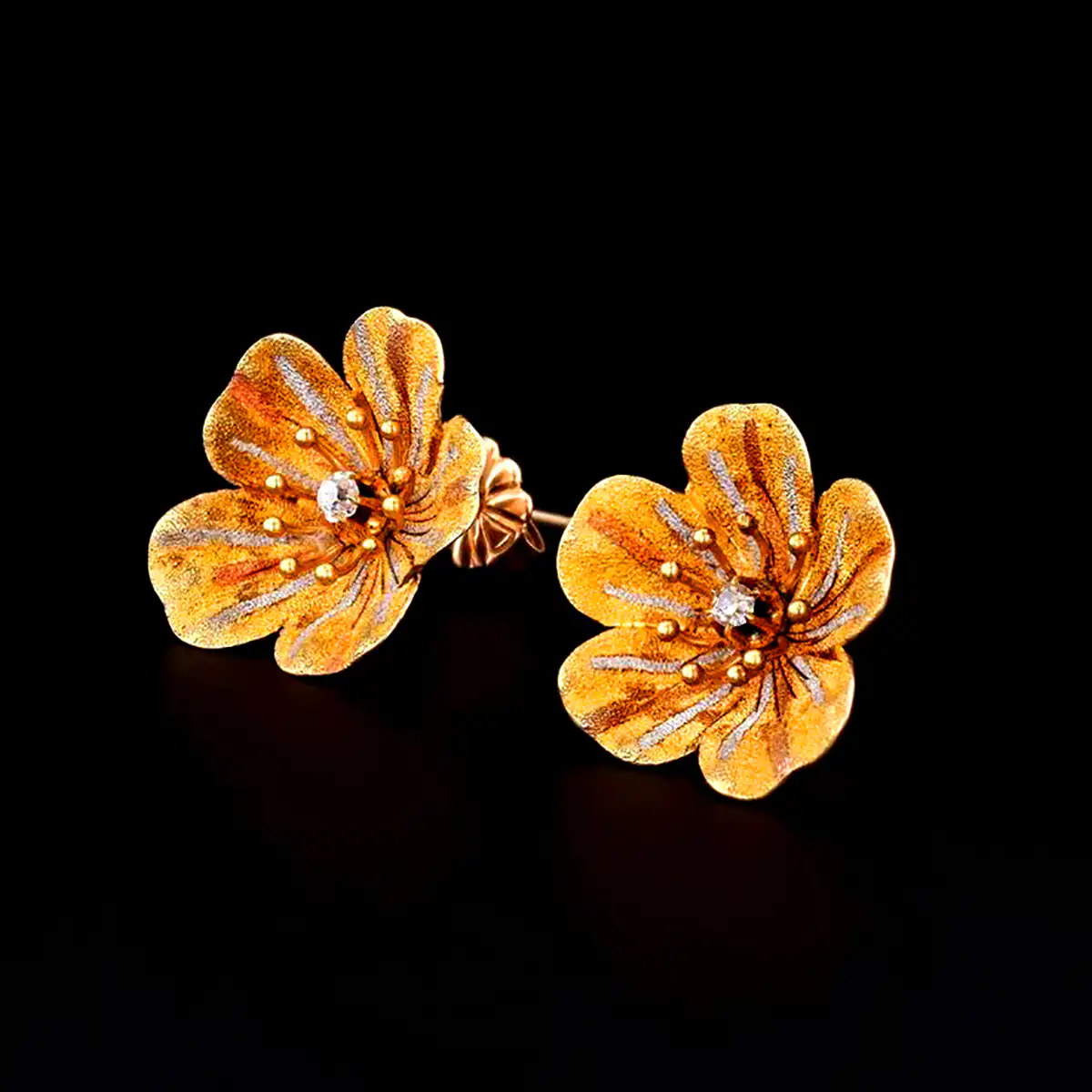 گوشواره طلا مدرن و مینیمال