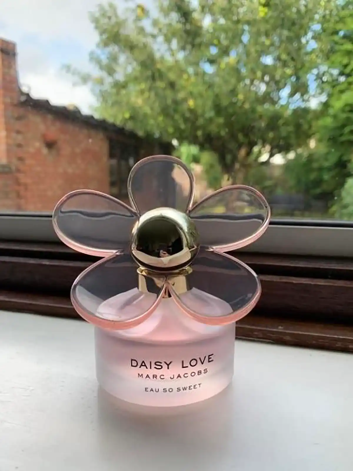عطر زنانه فانتزی و دلنشین
