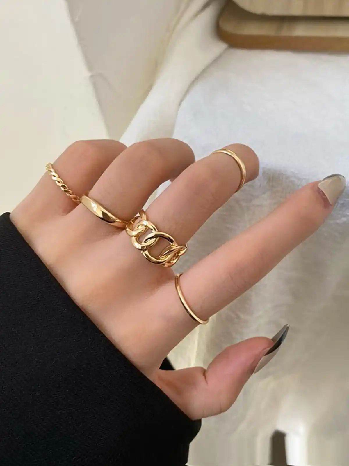 اکسسوری کلاسیک شیک و ساده