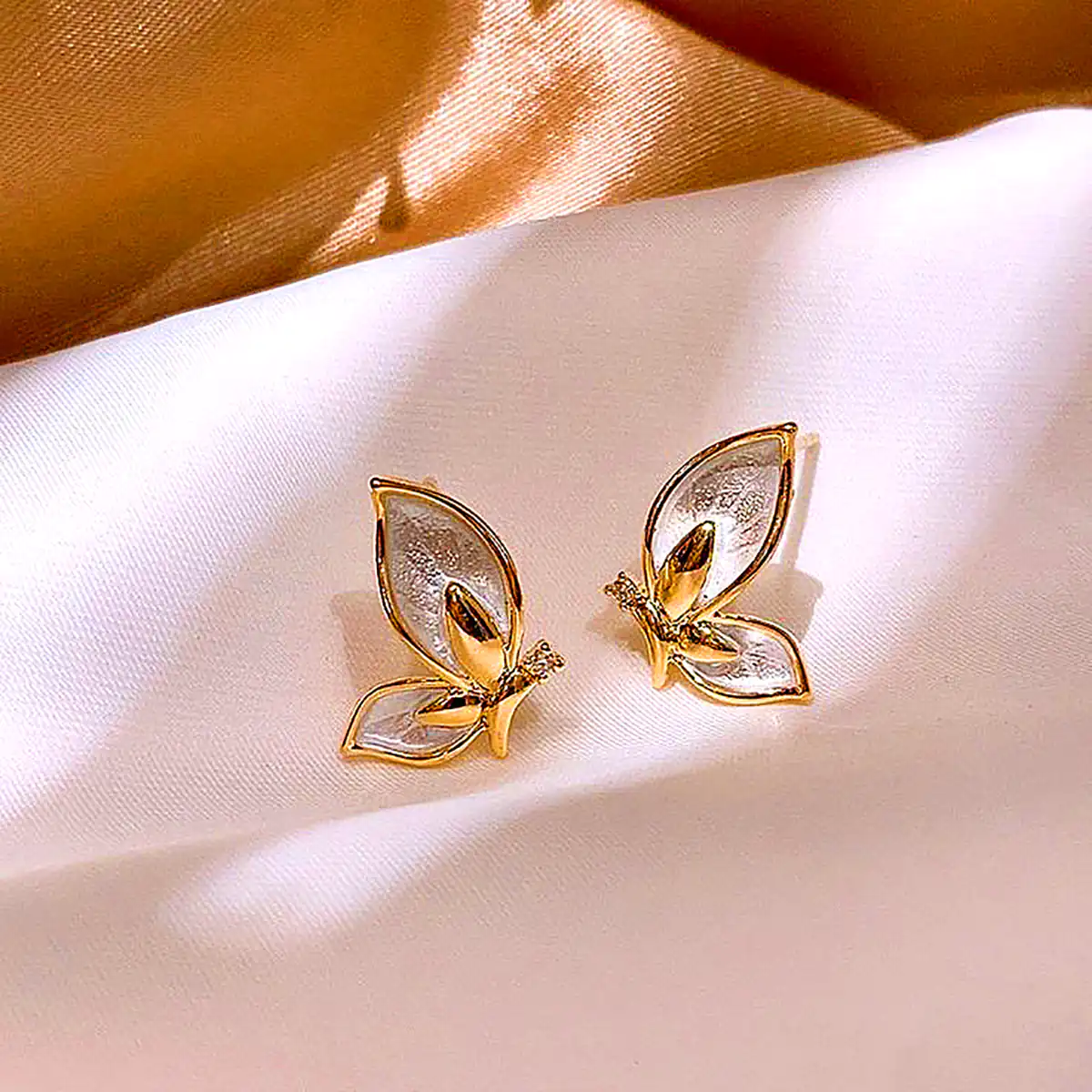 گوشواره سواروسکی پروانه‌ای 