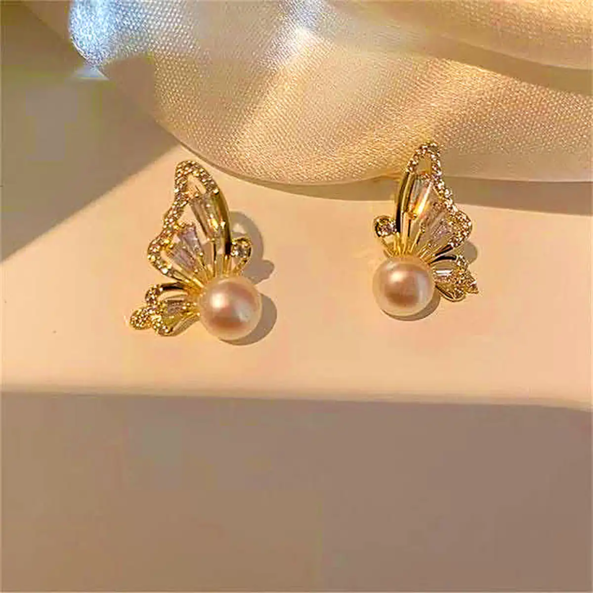 گوشواره سواروسکی پروانه‌ای 
