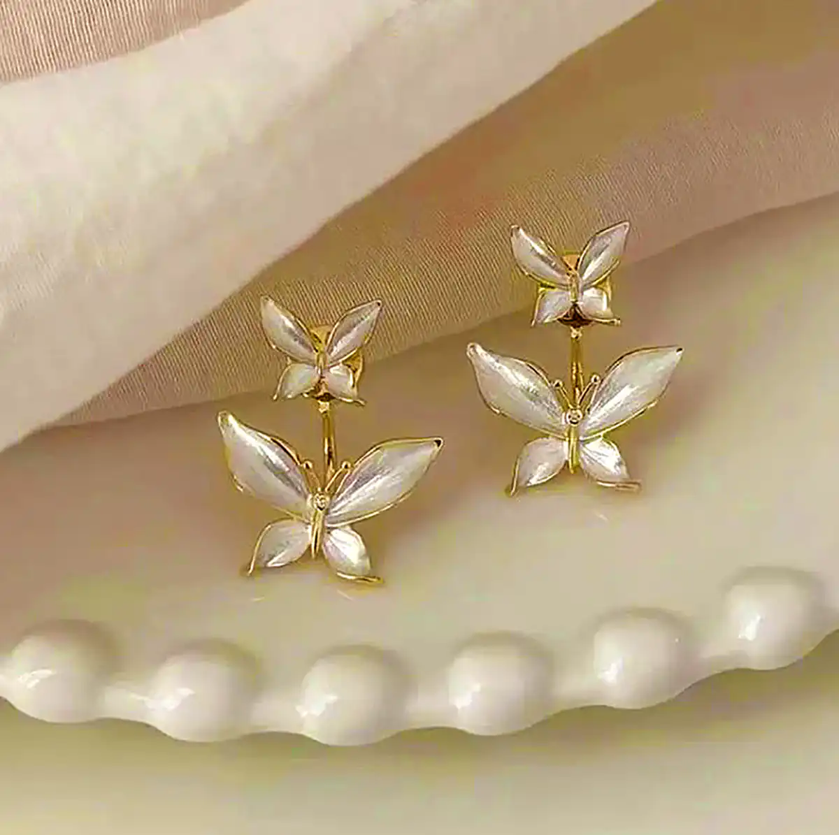 گوشواره سواروسکی پروانه‌ای 