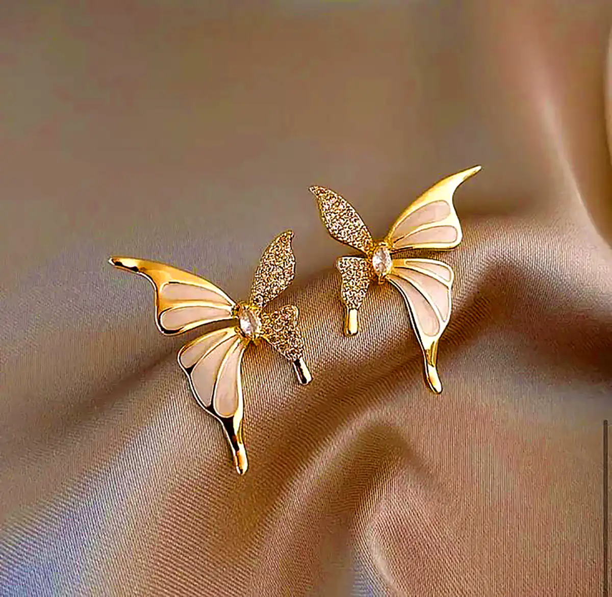 گوشواره سواروسکی پروانه‌ای 