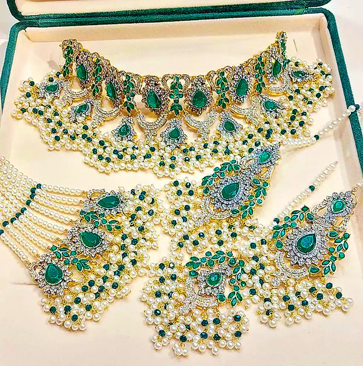 سرویس یشم هندی