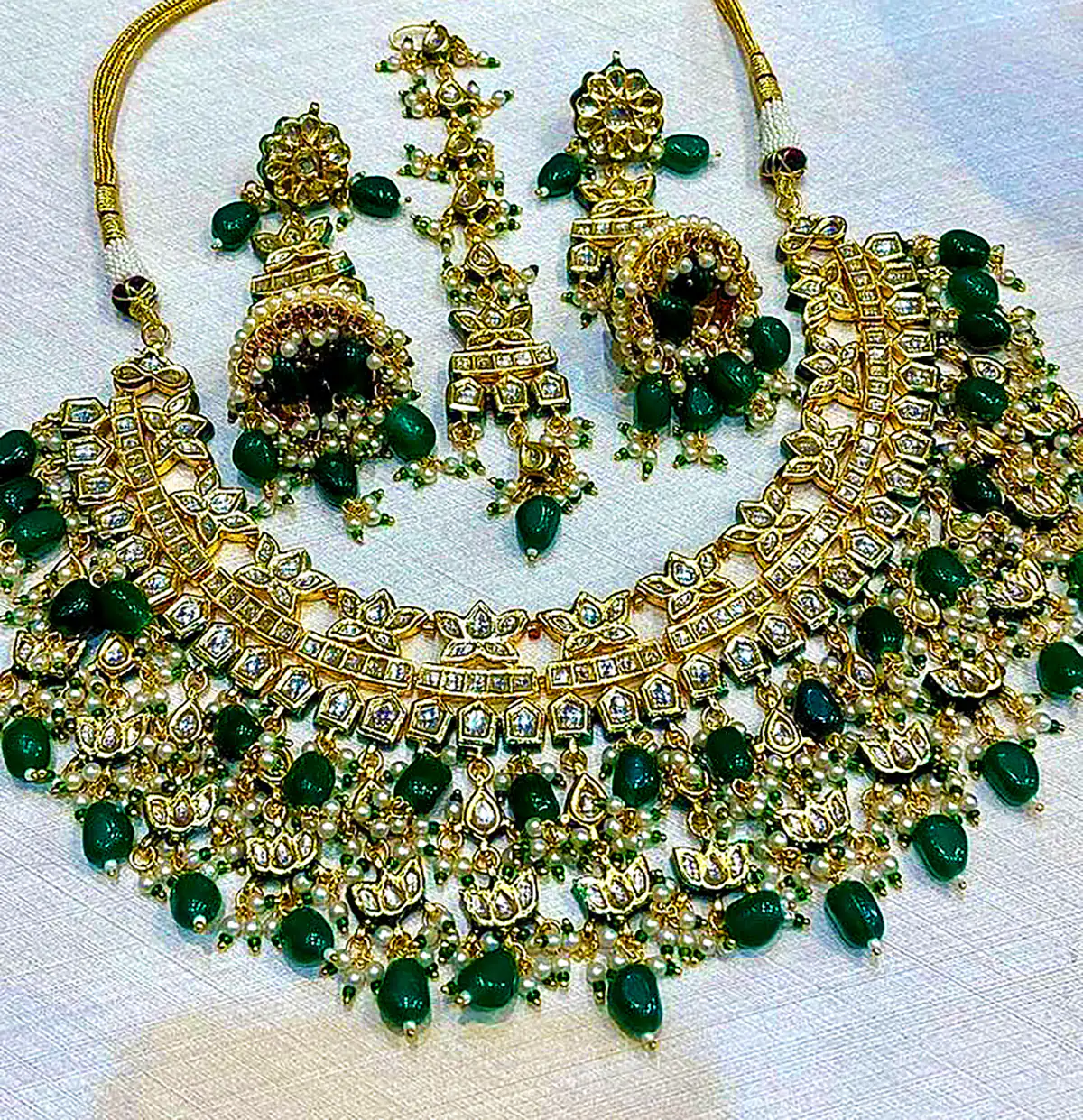 سرویس یشم هندی