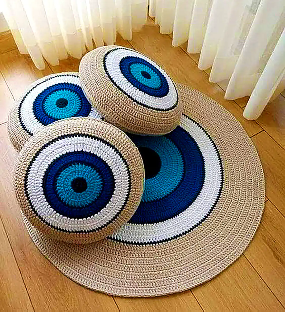 کوسن هنری و زیبا بافتنی