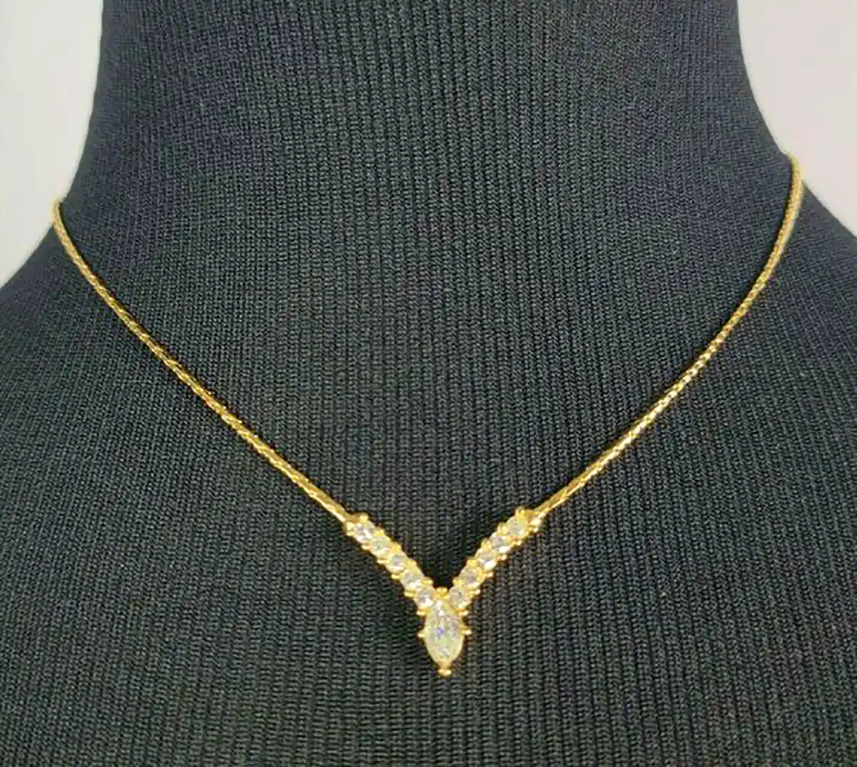 گردنبند زنجیری ساده (جدیدترین مدل های ترند امسال ۱۴۰۴ - ۲۰۲۵) گردنبند زنجیری ساده