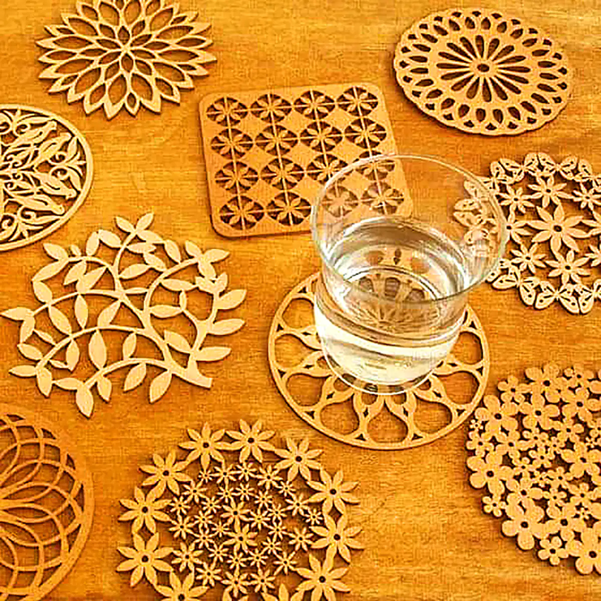 زیر لیوانی چوبی لیزری