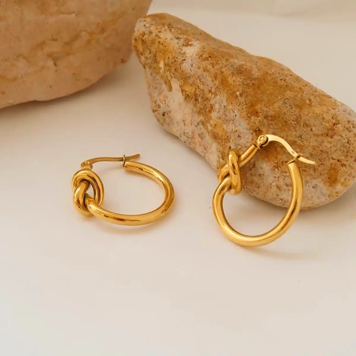 گوشواره حلقه‌ای مدل‌دار 