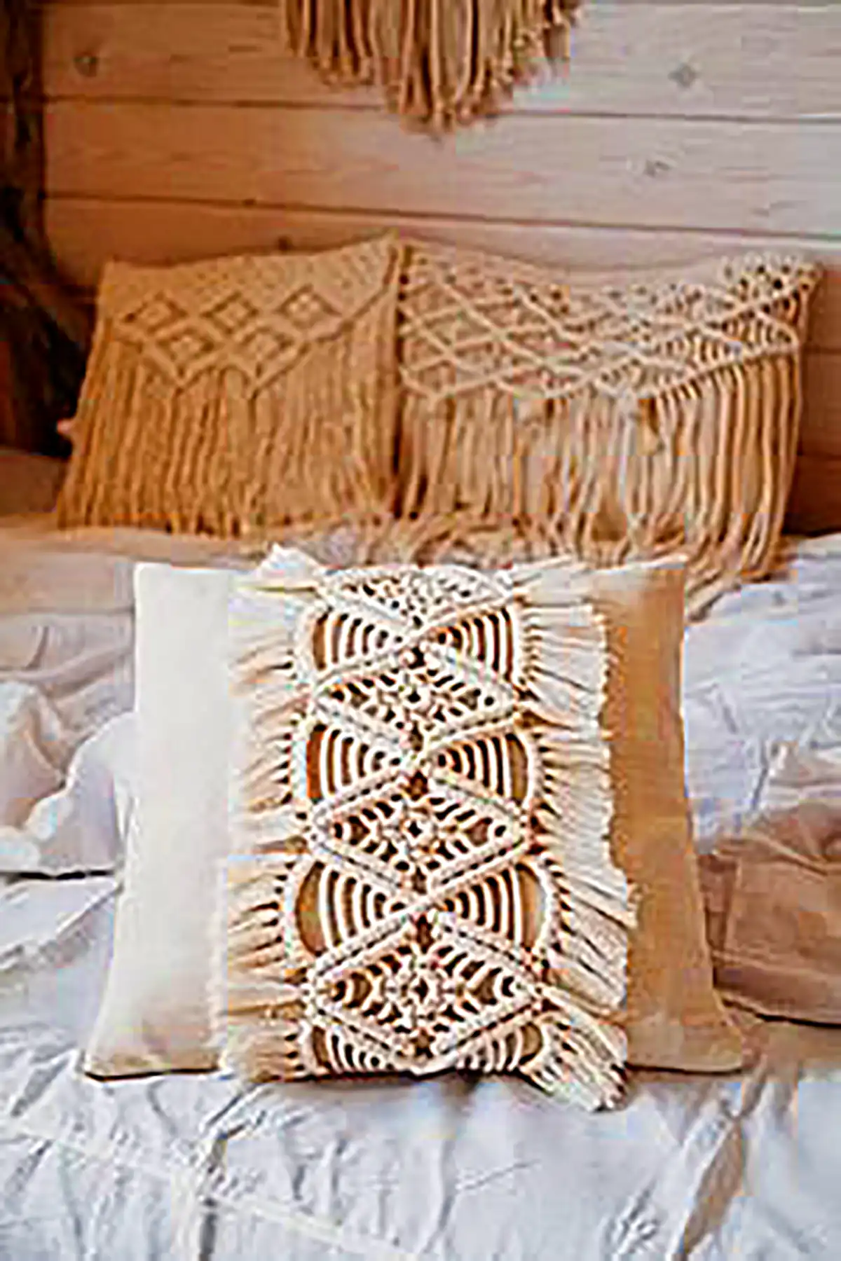 کوسن مکرومه سنتی و جذاب (جدیدترین مدل های ترند امسال ۱۴۰۴ - ۲۰۲۵) کوسن مکرومه سنتی و جذاب