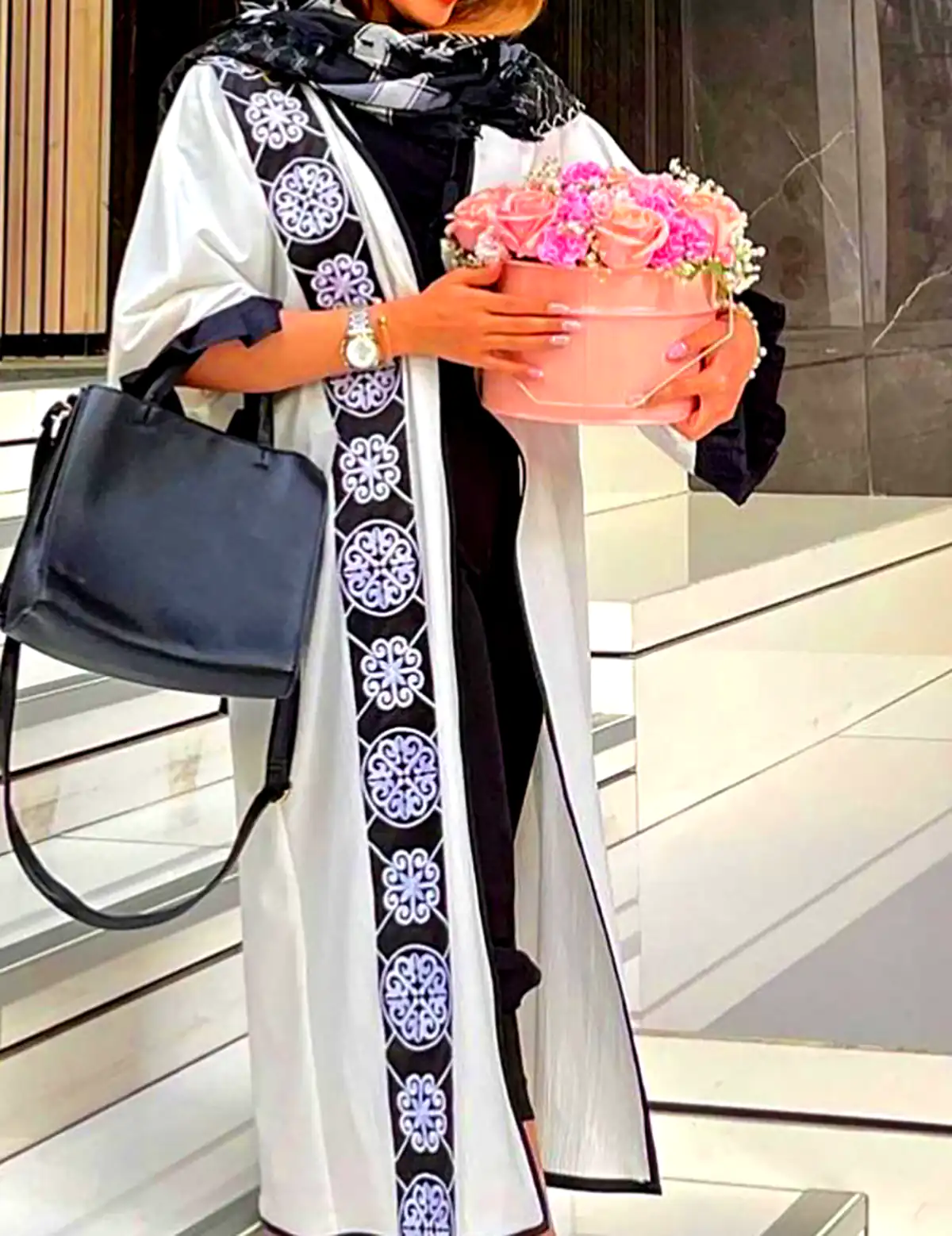 مانتو لاکچری رنگ روشن (جدیدترین مدل های ترند امسال ۱۴۰۴ - ۲۰۲۵) مانتو لاکچری رنگ روشن