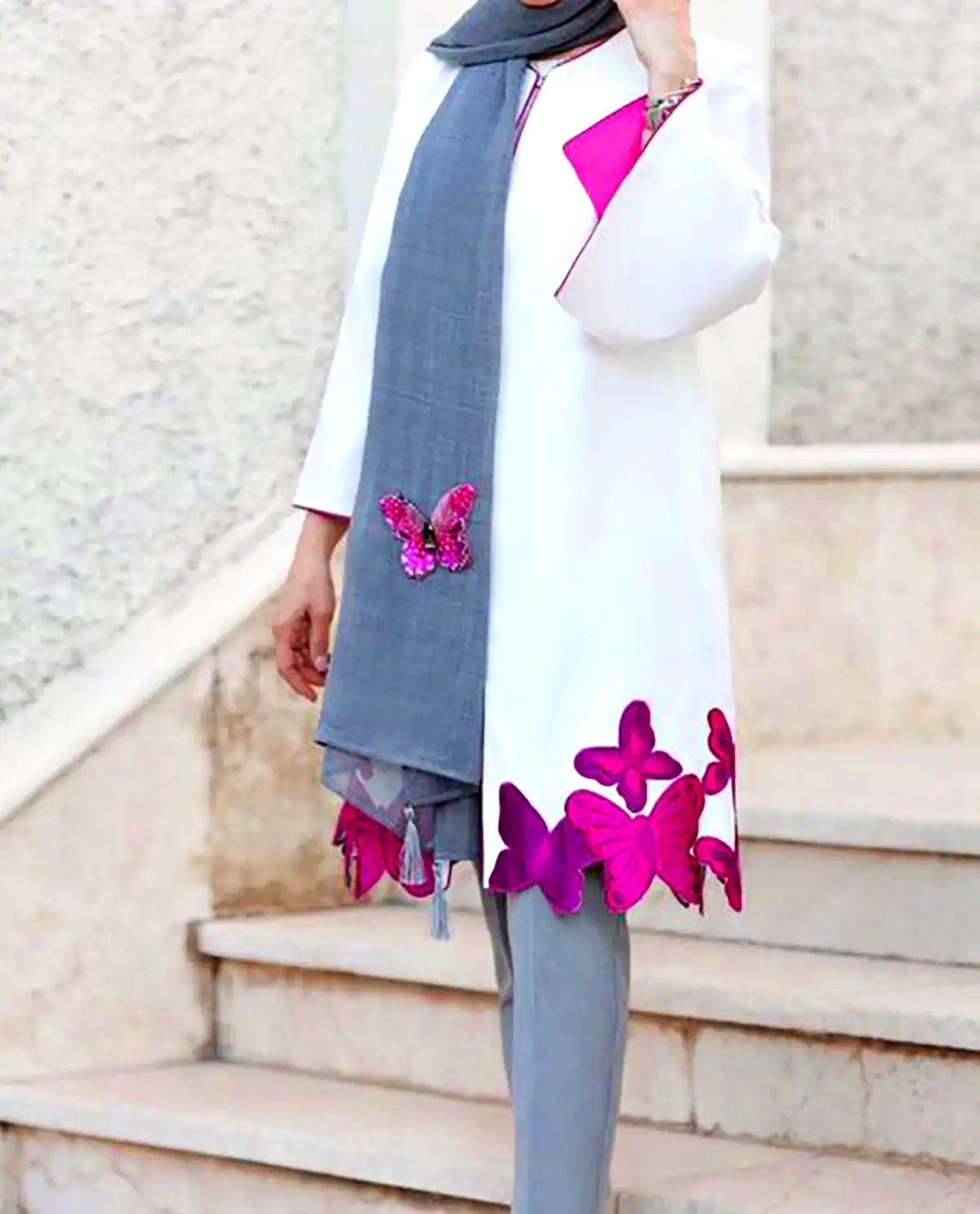 مانتو لاکچری رنگ روشن (جدیدترین مدل های ترند امسال ۱۴۰۴ - ۲۰۲۵) مانتو لاکچری رنگ روشن